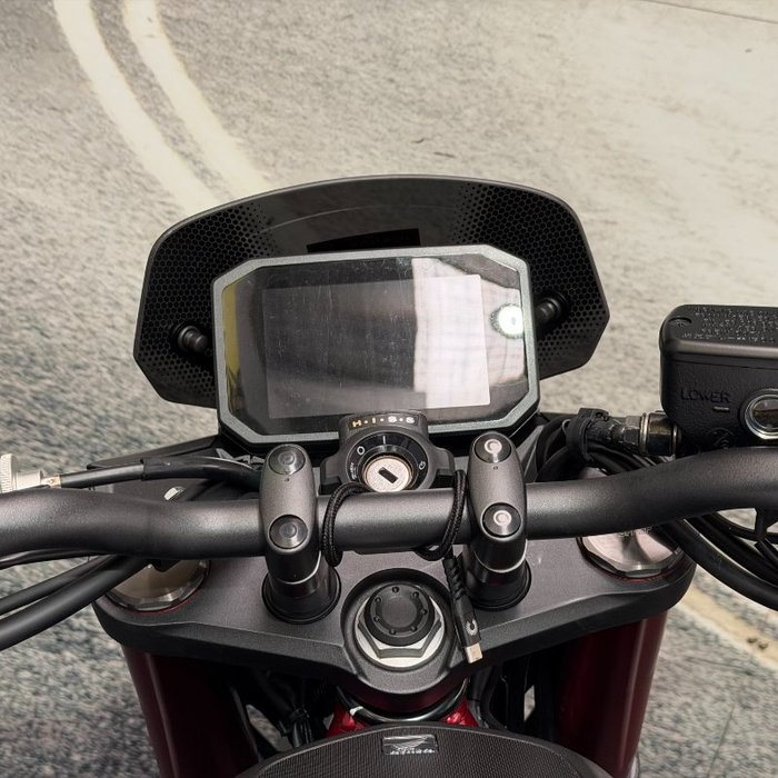 2023 Honda 2023 Honda NAKED CB750 (Hornet) White