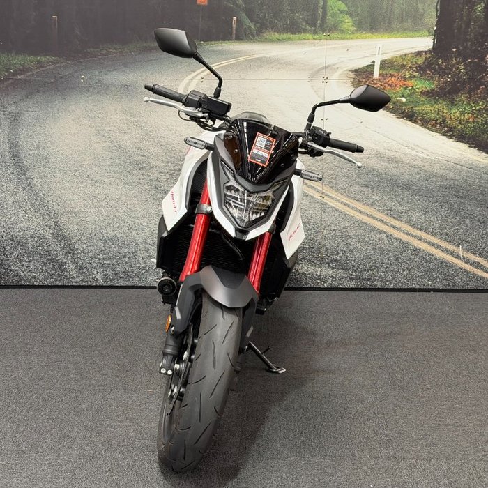 2023 Honda 2023 Honda NAKED CB750 (Hornet) White