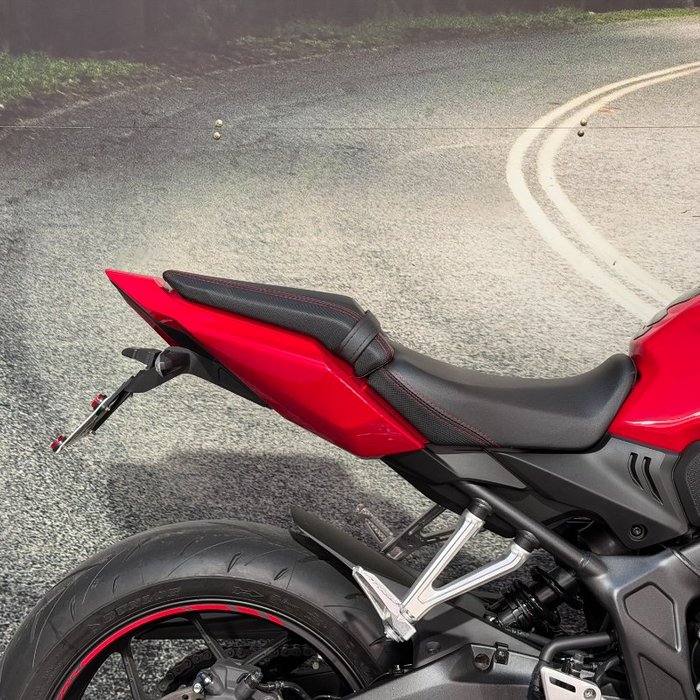 2025 Honda CBR650R Red