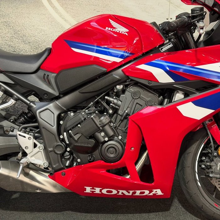 2025 Honda CBR650R Red