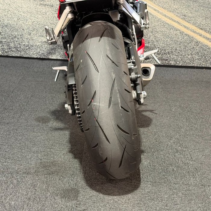 2025 Honda CBR650R Red