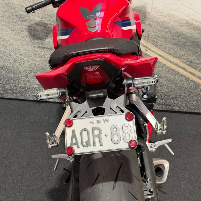 2025 Honda CBR650R Red