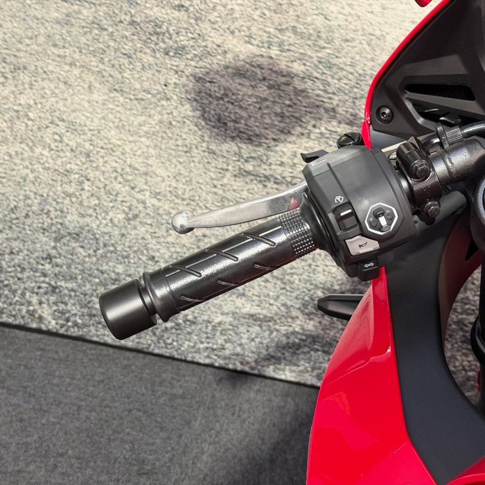 2025 Honda CBR650R Red