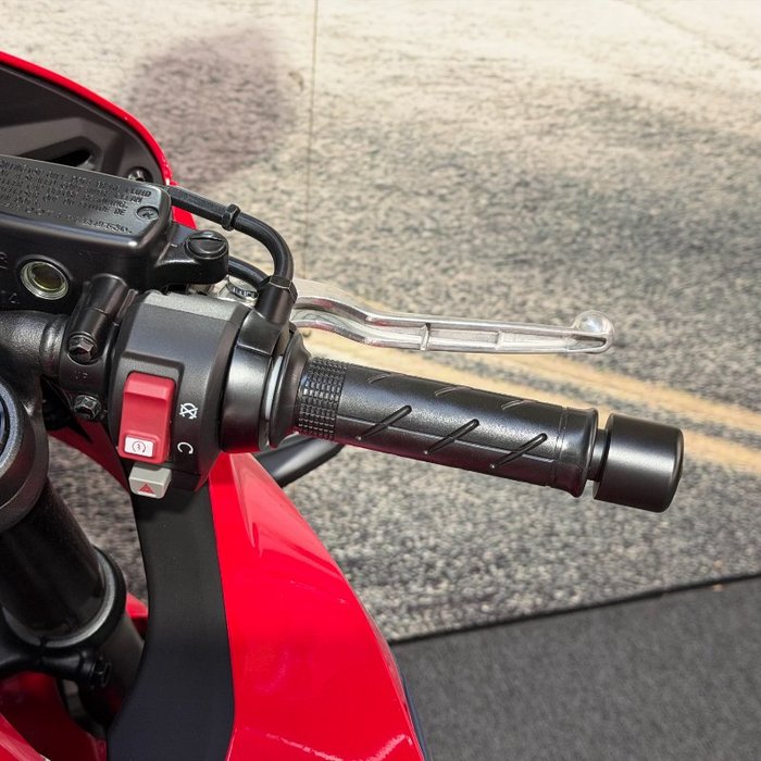 2025 Honda CBR650R Red