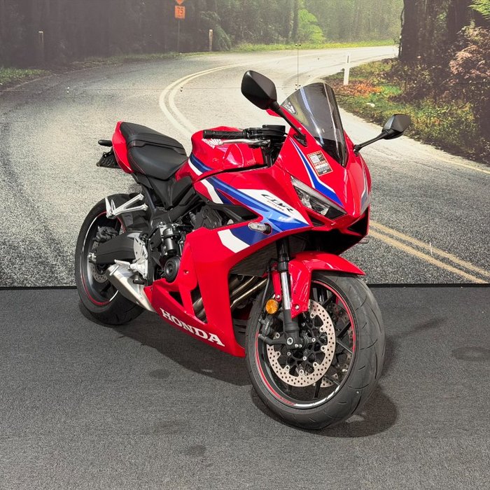 2025 Honda CBR650R Red