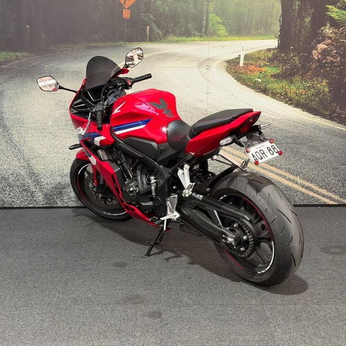 2025 Honda CBR650R Red