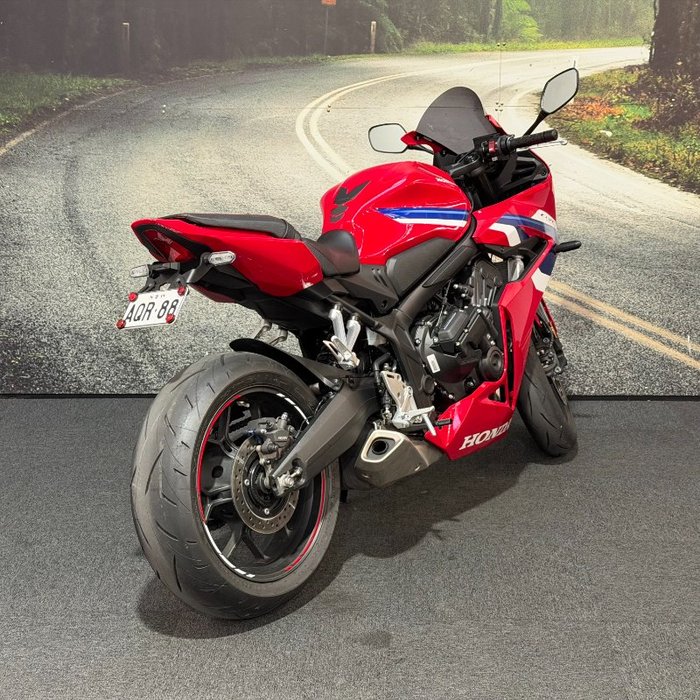 2025 Honda CBR650R Red
