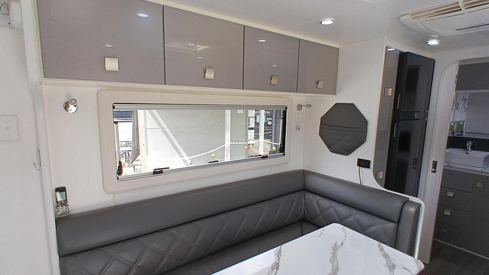 2020 Red Centre Newell 206