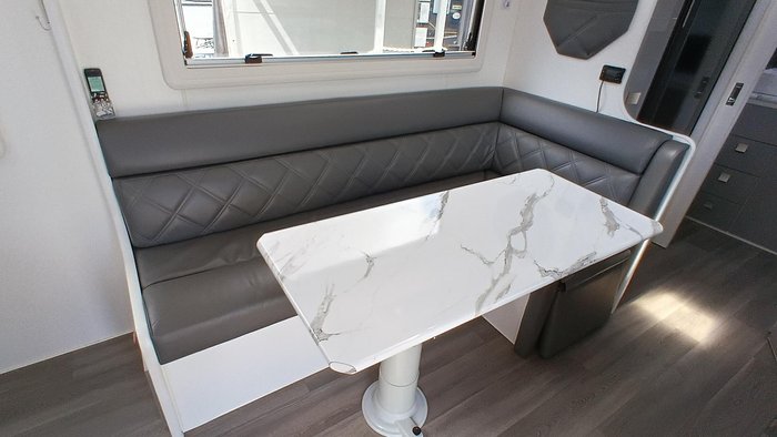 2020 Red Centre Newell 206