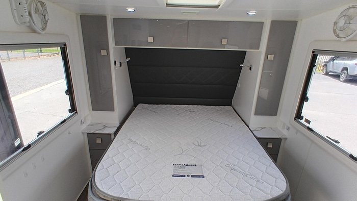 2020 Red Centre Newell 206