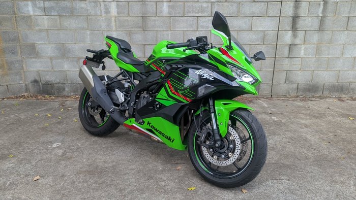 2024 Kawasaki NINJA 400 ZX-4RR KRT Green