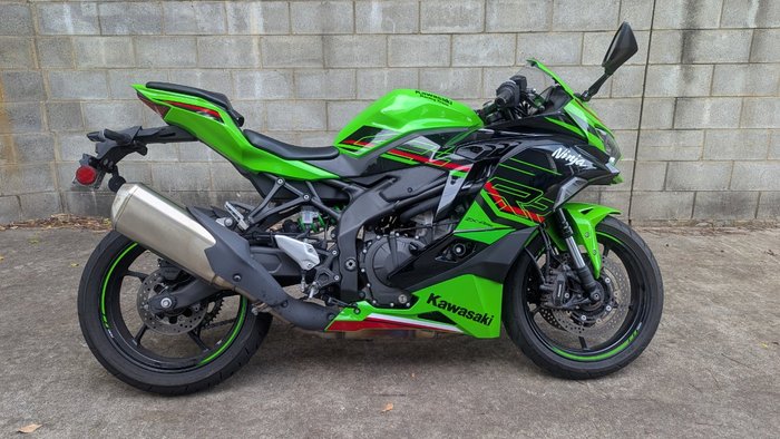 2024 Kawasaki NINJA 400 ZX-4RR KRT Green