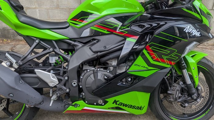 2024 Kawasaki NINJA 400 ZX-4RR KRT Green