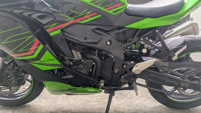 2024 Kawasaki NINJA 400 ZX-4RR KRT Green