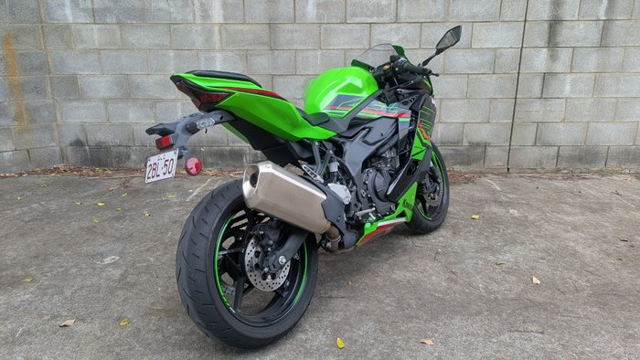 2024 Kawasaki NINJA 400 ZX-4RR KRT Green