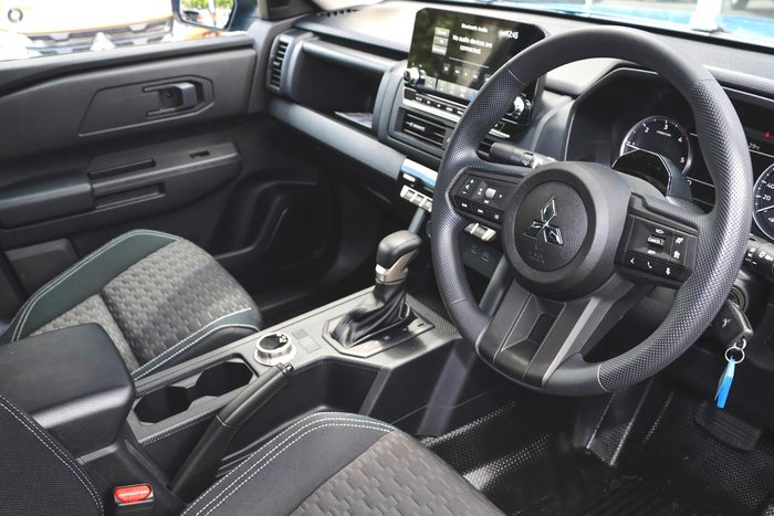 2025 Mitsubishi Triton GLX+