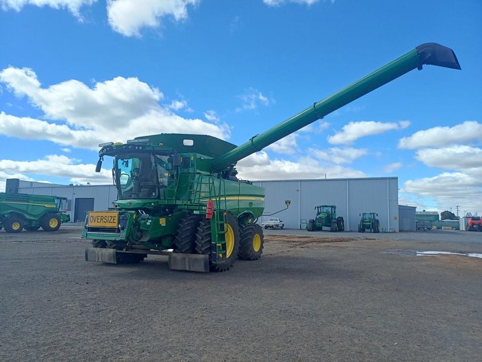 2023 John Deere S780 Green