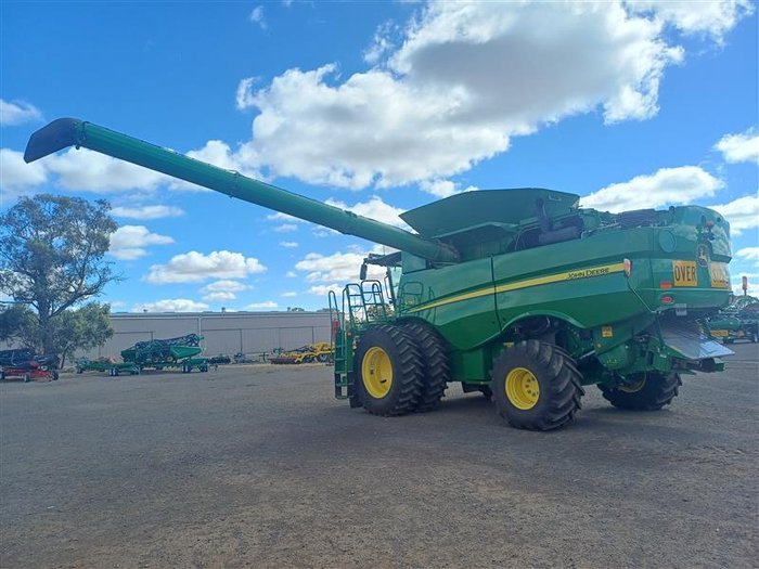 2023 John Deere S780 Green