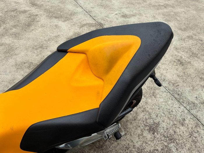 2012 APRILIA TUONO V4 R Yellow