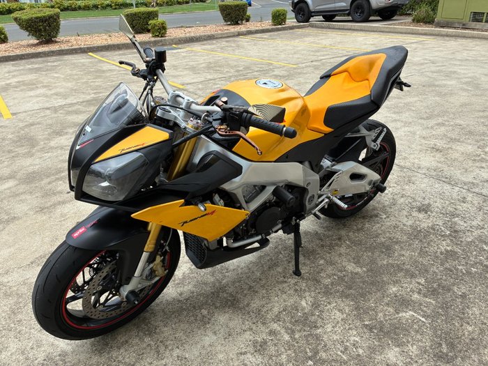 2012 APRILIA TUONO V4 R Yellow