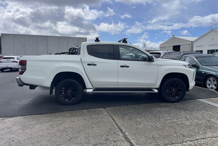 2022 Mitsubishi Triton GLX-R