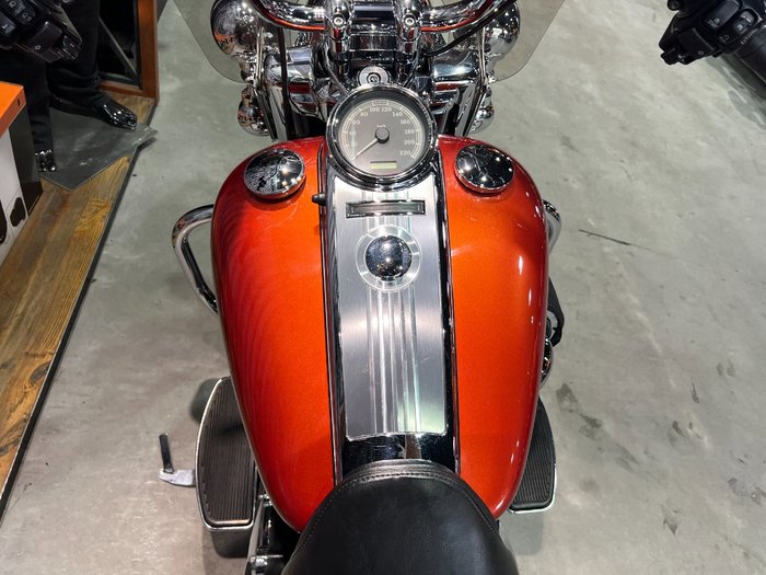 2011 Harley-davidson FLHR ROAD KING Sedona Orange