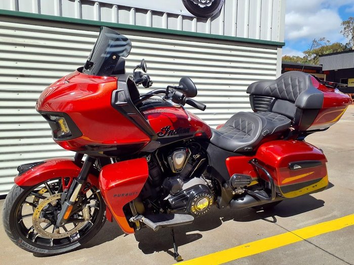 2022 Indian Pursuit Dark Horse Premium Pursuit Red