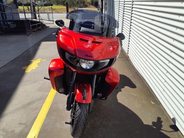 2022 Indian Pursuit Dark Horse Premium Pursuit Red