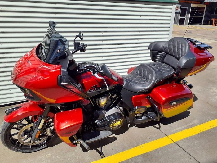 2022 Indian Pursuit Dark Horse Premium Pursuit Red