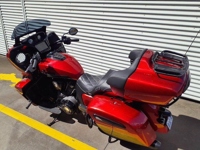 2022 Indian Pursuit Dark Horse Premium Pursuit Red