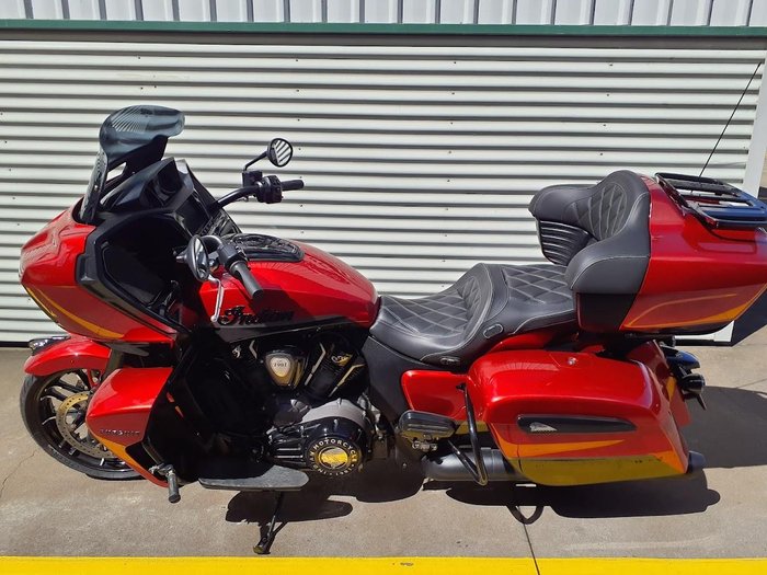 2022 Indian Pursuit Dark Horse Premium Pursuit Red