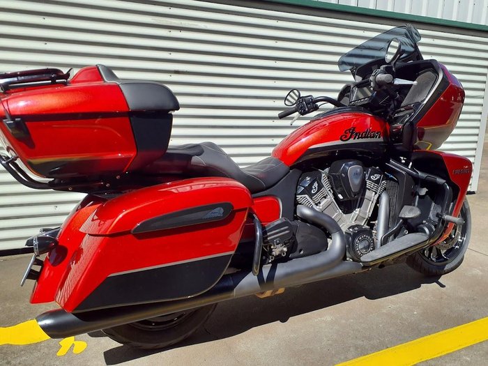 2022 Indian Pursuit Dark Horse Premium Pursuit Red