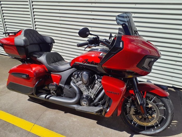 2022 Indian Pursuit Dark Horse Premium Pursuit Red