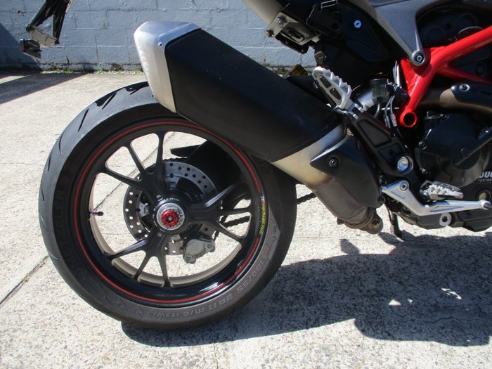 2017 DUCATI 939 HYPERMOTARD RED