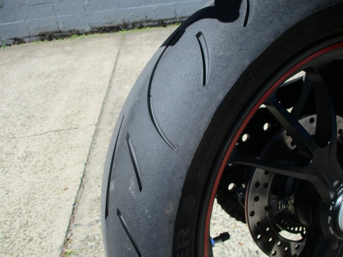 2017 DUCATI 939 HYPERMOTARD RED