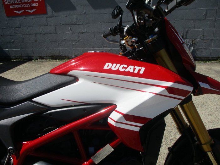 2017 DUCATI 939 HYPERMOTARD RED
