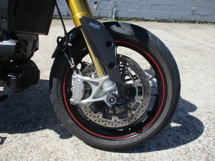 2017 DUCATI 939 HYPERMOTARD RED