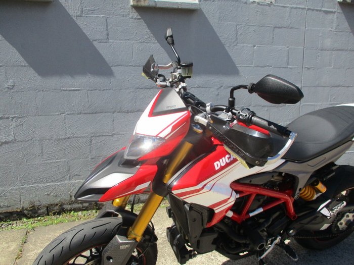 2017 DUCATI 939 HYPERMOTARD RED