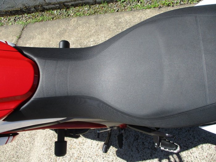 2017 DUCATI 939 HYPERMOTARD RED