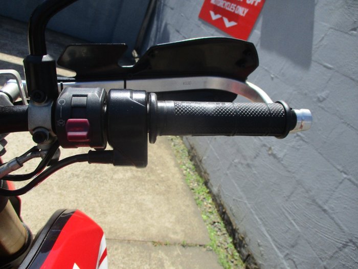 2017 DUCATI 939 HYPERMOTARD RED