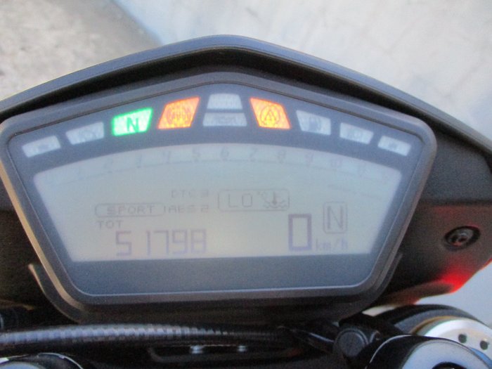 2017 DUCATI 939 HYPERMOTARD RED