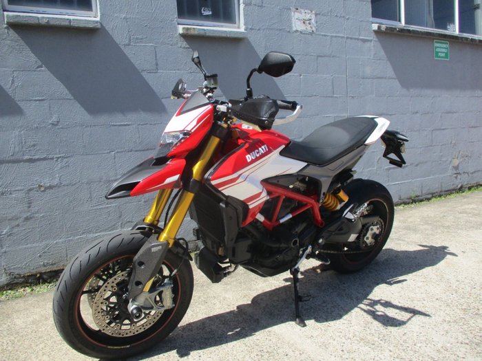2017 DUCATI 939 HYPERMOTARD RED
