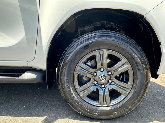2024 Toyota Hilux SR 48V