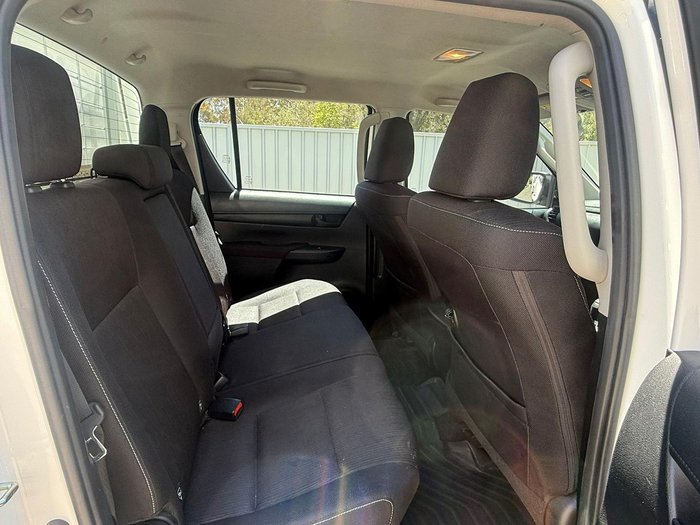 2024 Toyota Hilux SR 48V