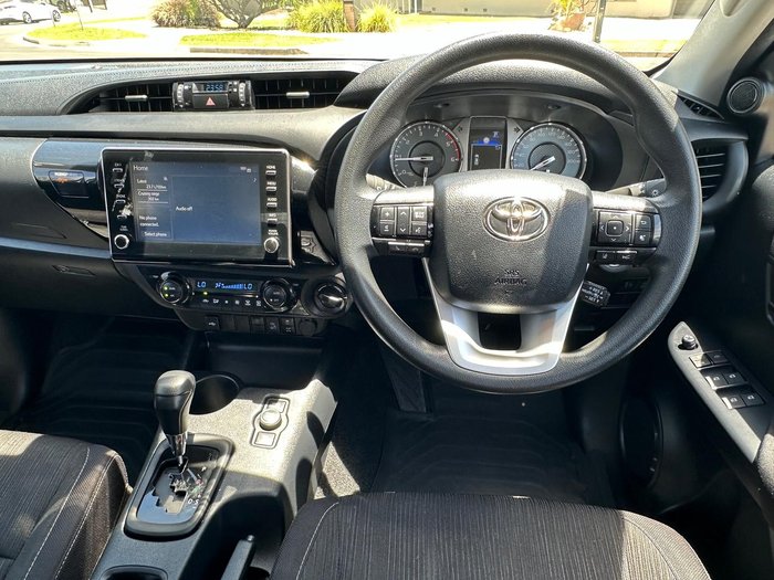 2024 Toyota Hilux SR 48V