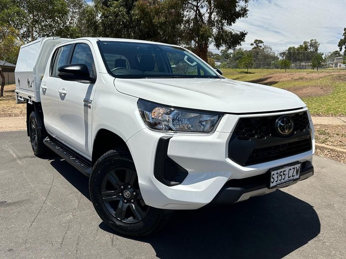 2024 Toyota Hilux SR 48V