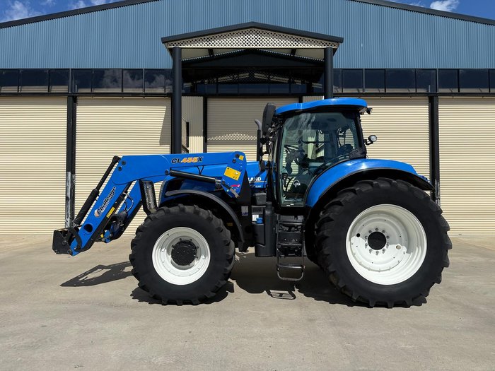 2014 New Holland T7.235