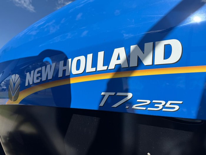 2014 New Holland T7.235