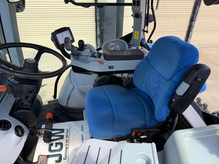 2014 New Holland T7.235