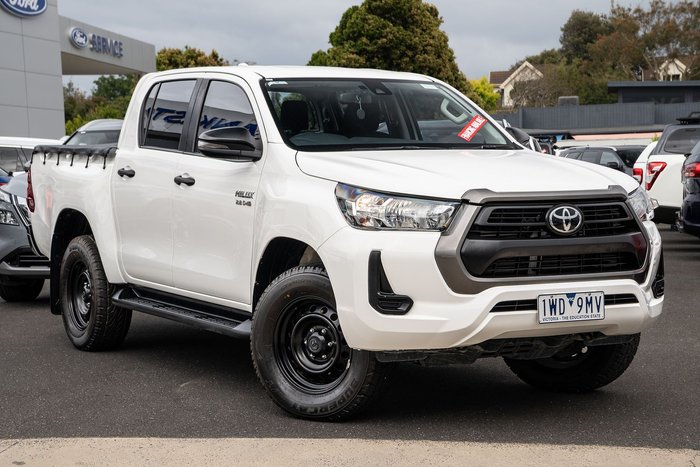 2022 Toyota Hilux SR